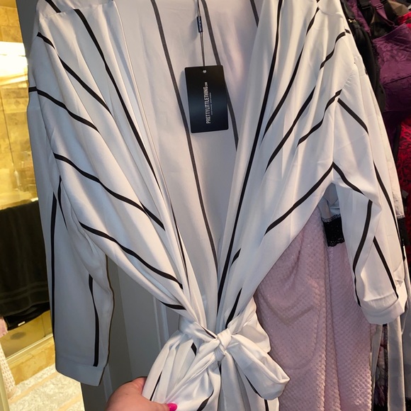 PLT plus blouse - Picture 2 of 5